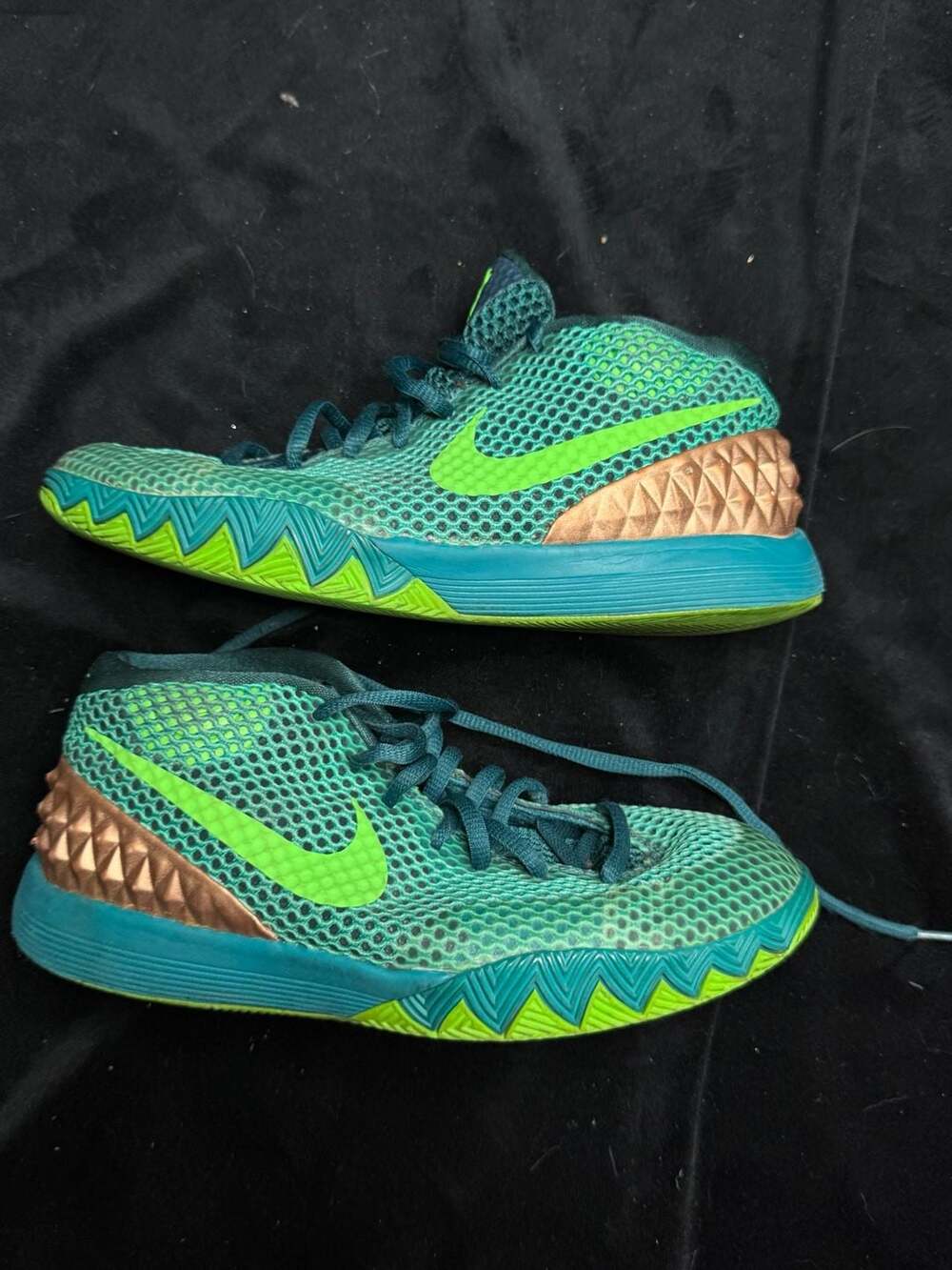 Nike Kyrie 1 Australia Basketball Sneakers